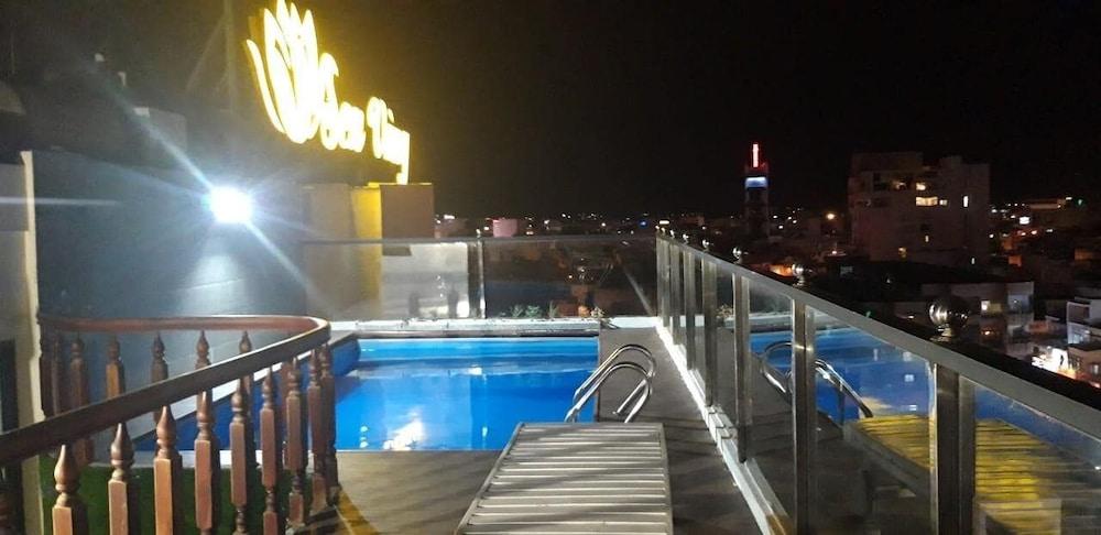 Sen Vang Luxury Hotel ニャチャン エクステリア 写真